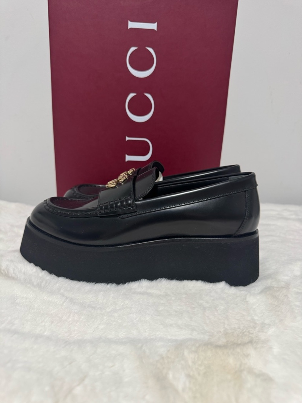 Gucci Black Leather Platform Loafers with Gold Horsebit - Picture 4 of 6